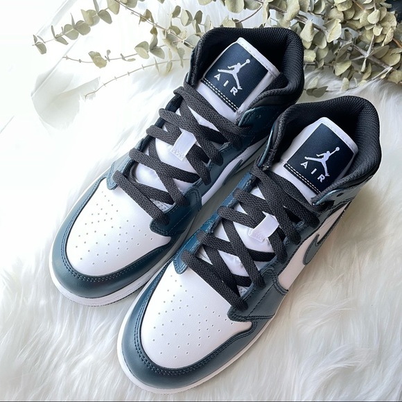 NIKE Air Jordan 1 Mid Armory Navy PRICE FIRM - Picture 6 of 14